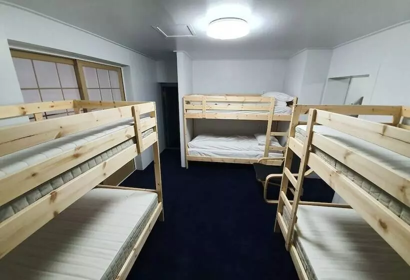 Bluemoon Guest House   Hostel