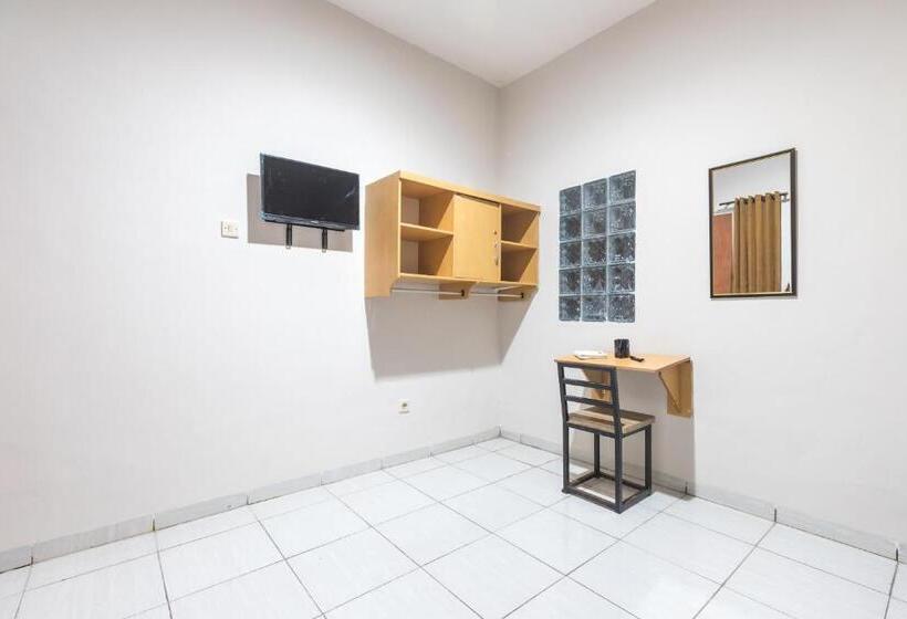 בית מלון כפרי Maminoti Syariah Residence Mitra Reddoorz