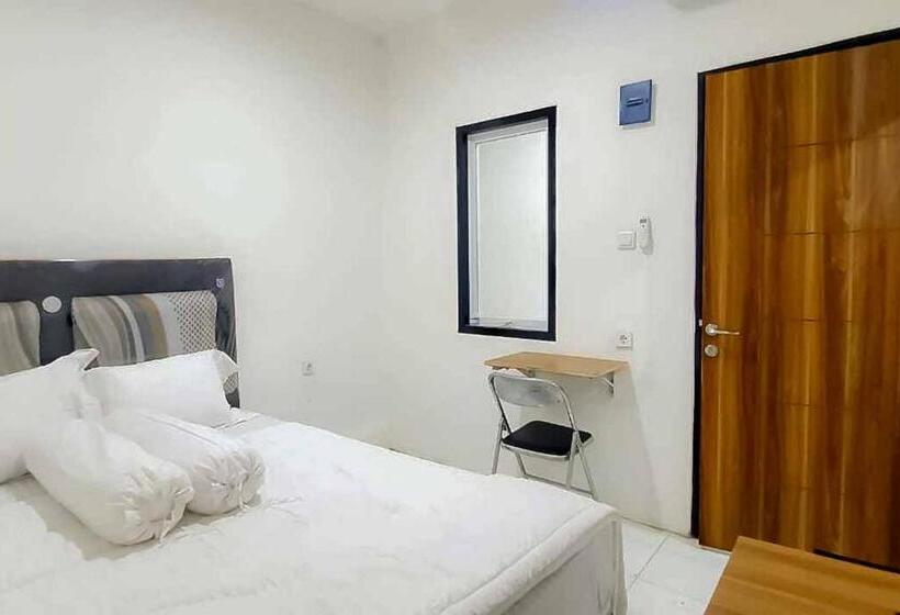 בית מלון כפרי Maminoti Syariah Residence Mitra Reddoorz