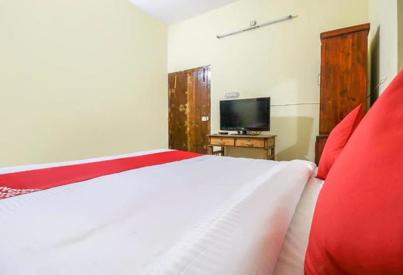 فندق Oyo 71458 Green Villa