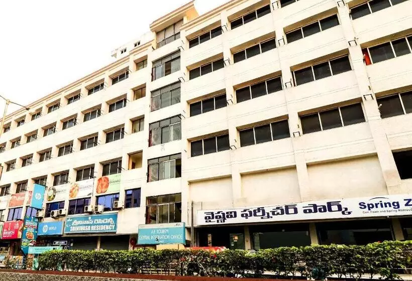 ホテル Spot On Srinivasa Residency