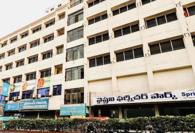 בית מלון כפרי Spot On Srinivasa Residency