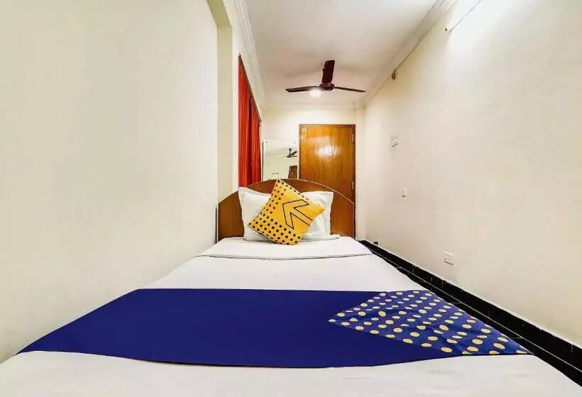 ホテル Spot On Srinivasa Residency