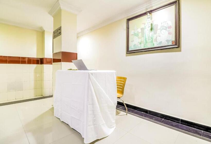 בית מלון כפרי Spot On Srinivasa Residency