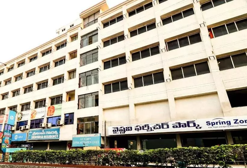 ホテル Spot On Srinivasa Residency