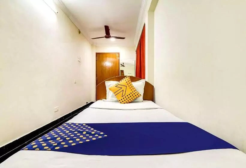 ホテル Spot On Srinivasa Residency