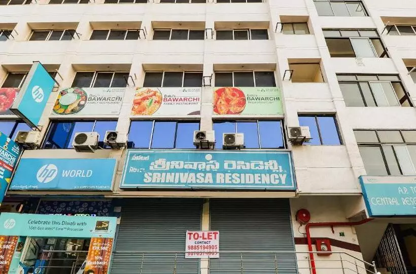 ホテル Spot On Srinivasa Residency