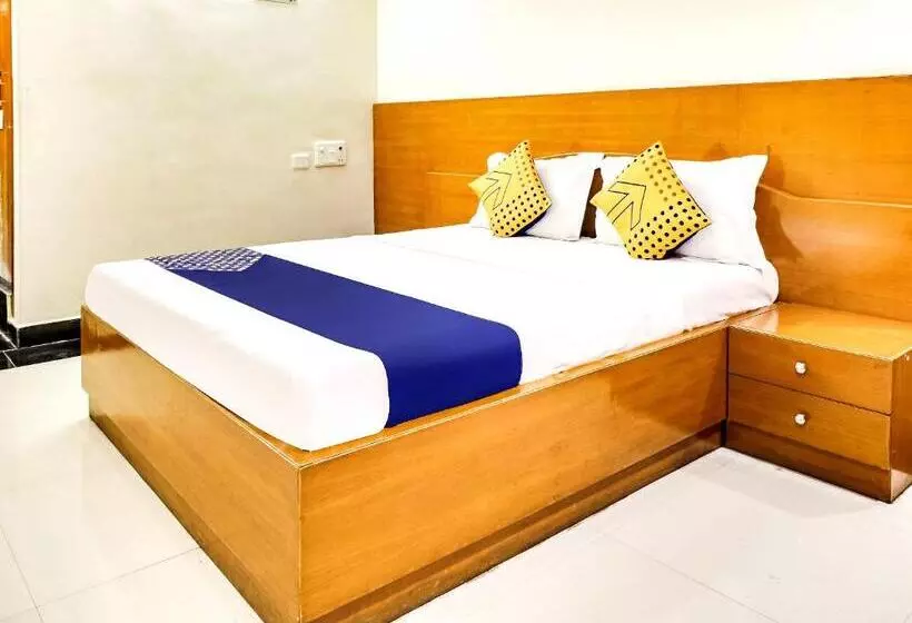 ホテル Spot On Srinivasa Residency