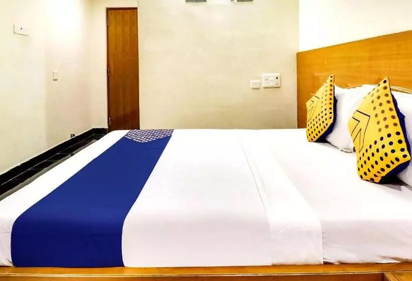 ホテル Spot On Srinivasa Residency