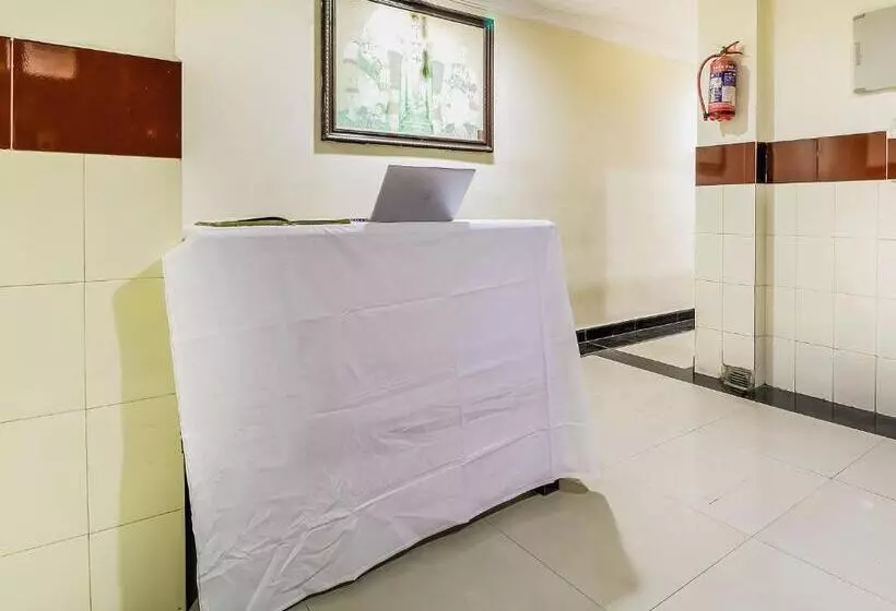 ホテル Spot On Srinivasa Residency