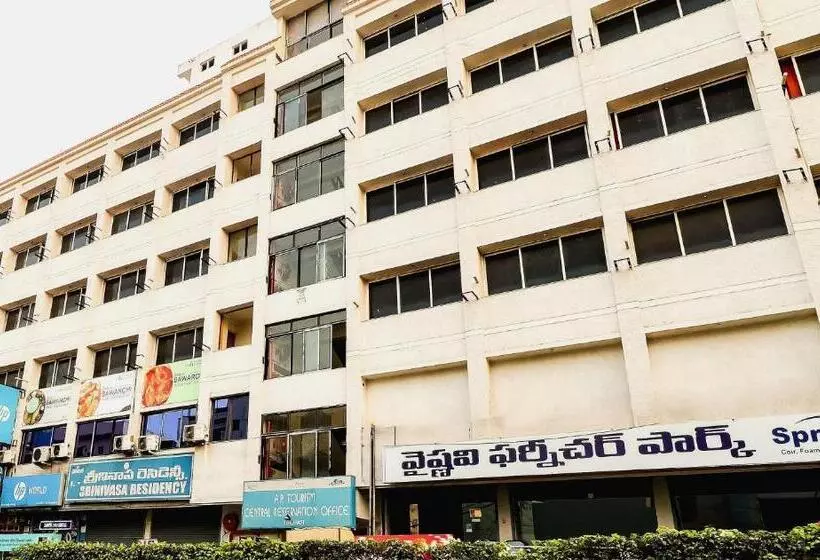 ホテル Spot On Srinivasa Residency
