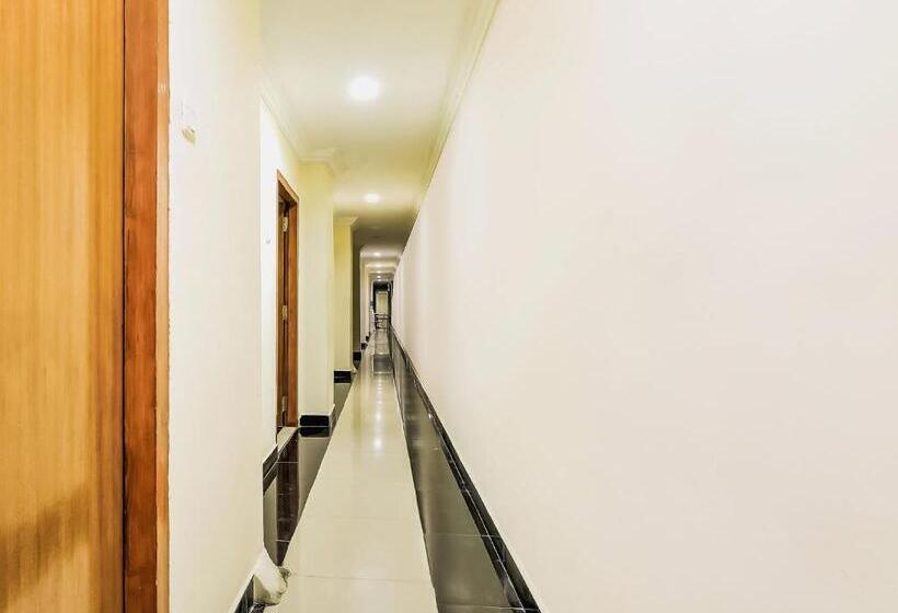 בית מלון כפרי Spot On Srinivasa Residency