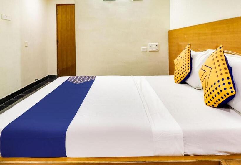 בית מלון כפרי Spot On Srinivasa Residency