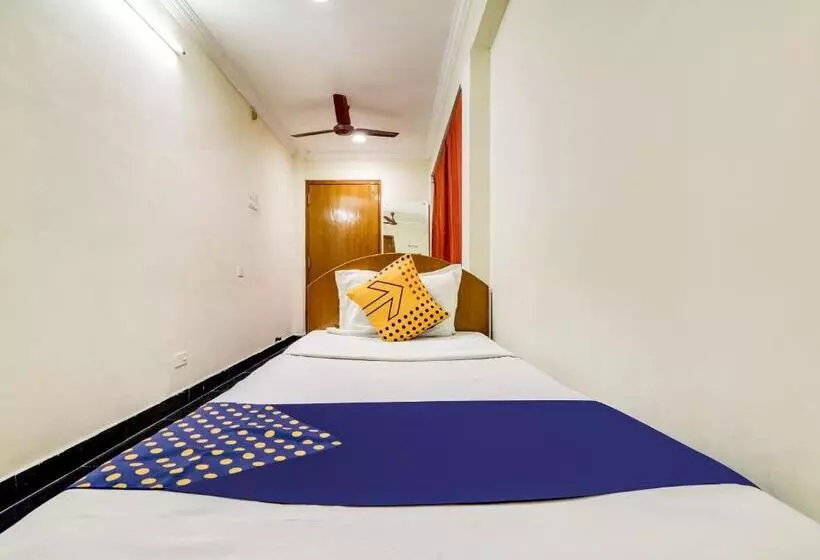 ホテル Spot On Srinivasa Residency