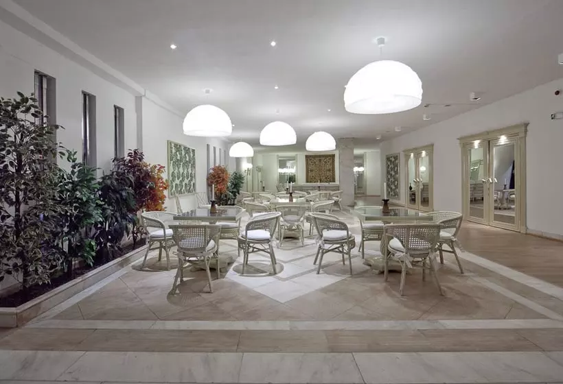 Отель Atlantis Sintra Estoril