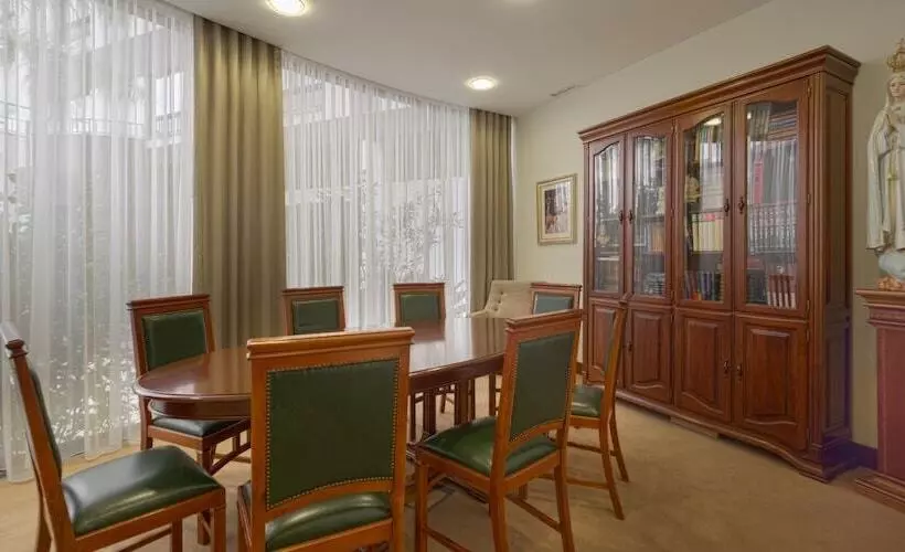 Отель Cinquentenario & Conference Center