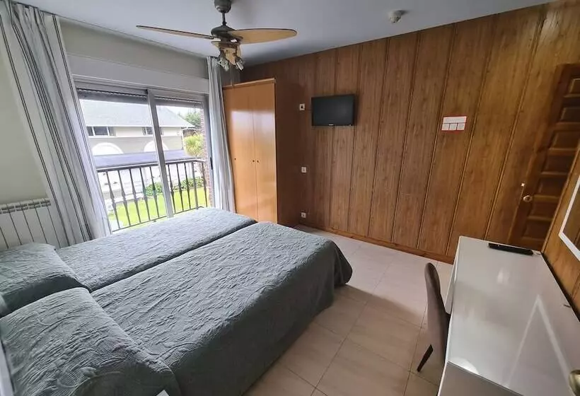 هتل Ria De Suances