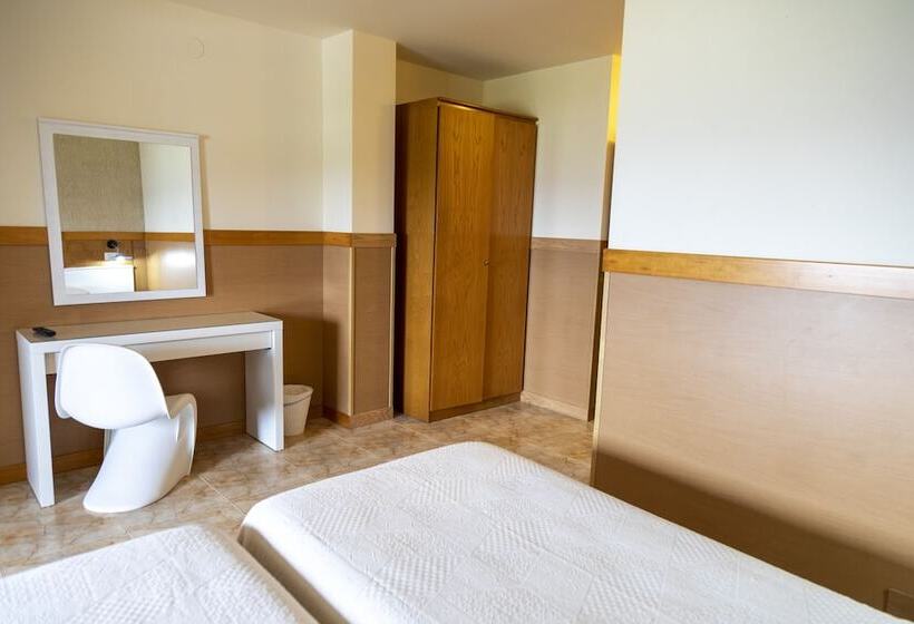 هتل Ria De Suances