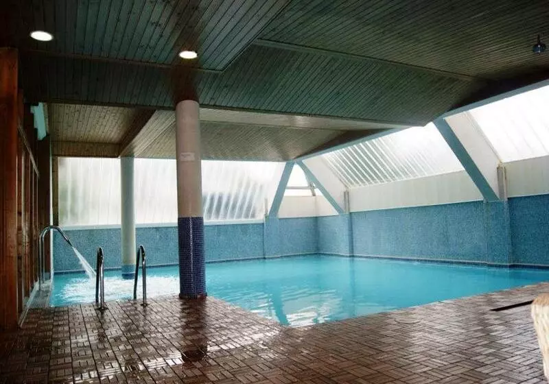 هتل Ria De Suances