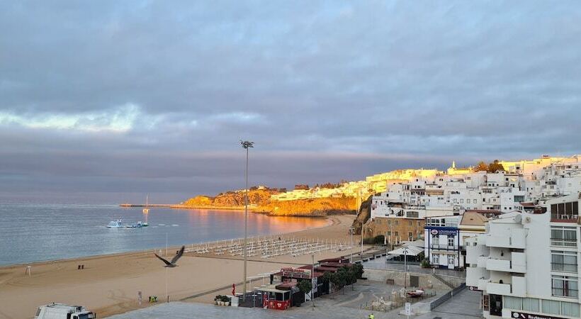 إقامة Albufeira Beach Hotel By Kavia