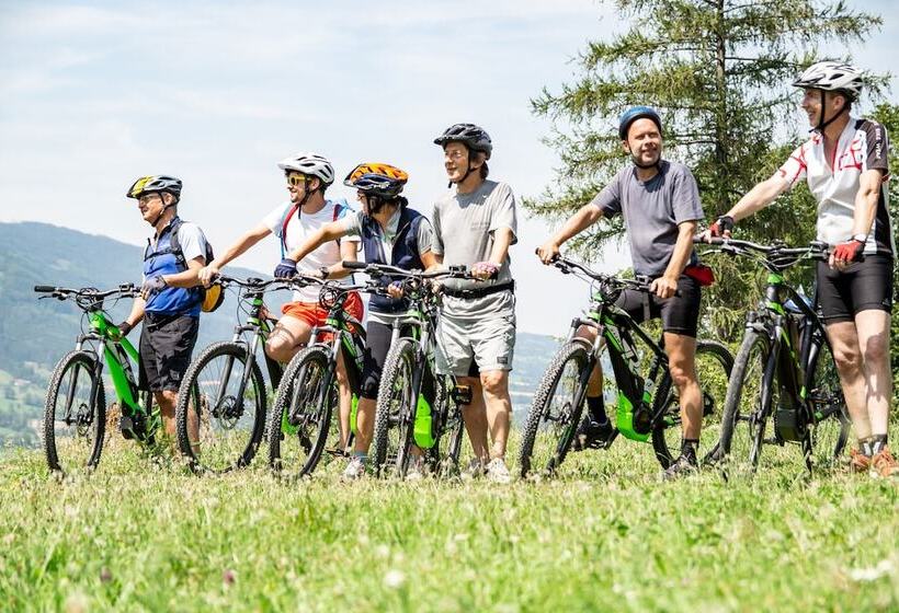 호텔 Burg Altpernstein