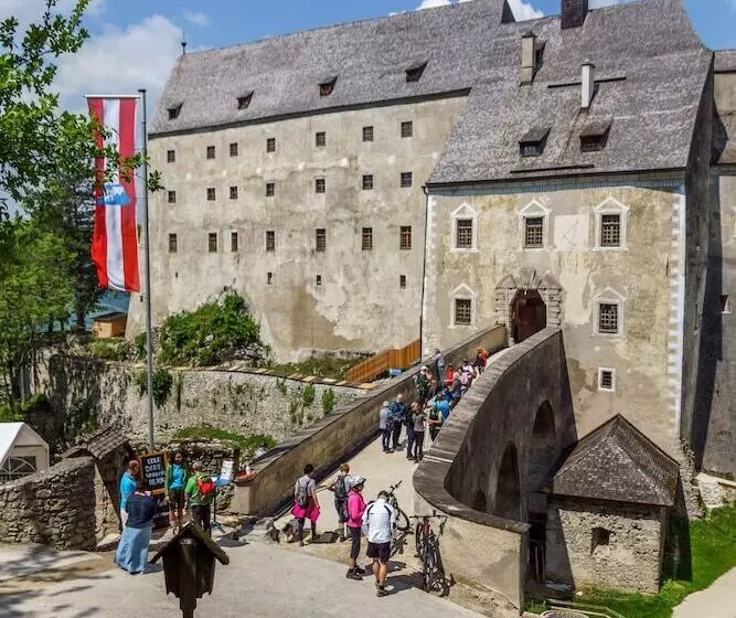 Hotelli Burg Altpernstein