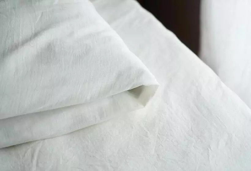 Neon Hotel   Luxury Sleep Retreat