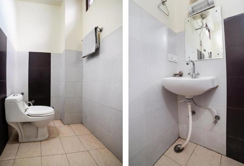 호텔 Oyo 67051 Savera Residency