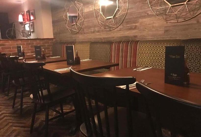 Hotel The Ynyscedwyn Arms