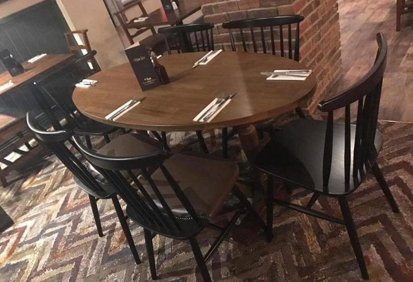 Hotel The Ynyscedwyn Arms