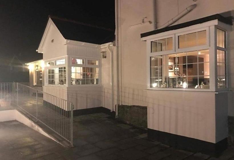 Hotel The Ynyscedwyn Arms