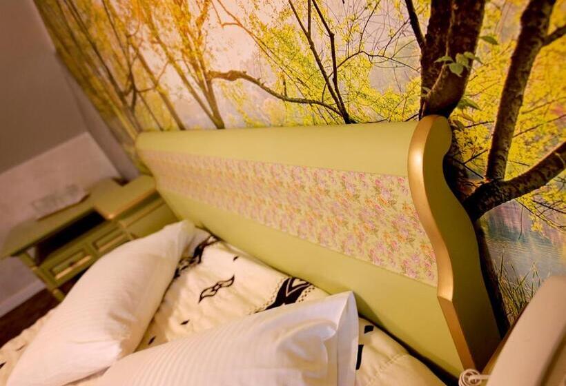 Pensiunea Casa Doamnei Voronet