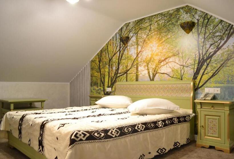 Pensiunea Casa Doamnei Voronet