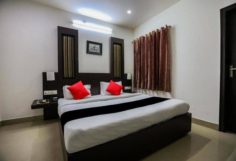 Capital O 35555 Hotel Prateek Plaza