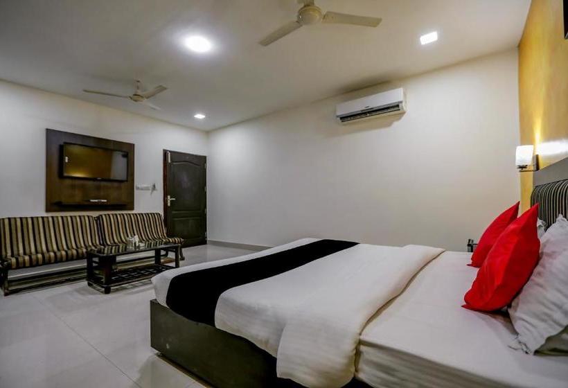 Capital O 35555 Hotel Prateek Plaza