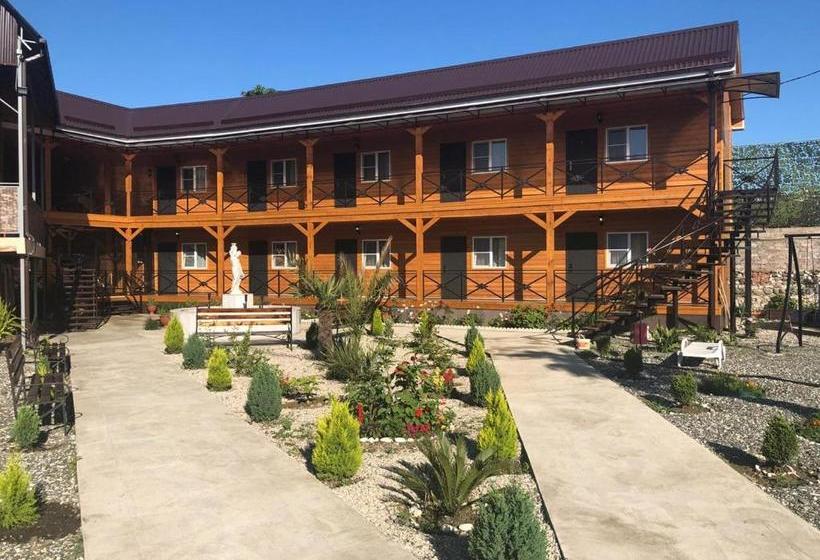 هاستل La Fontan