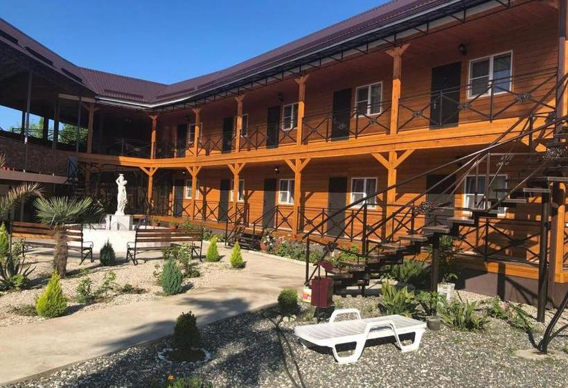 هاستل La Fontan