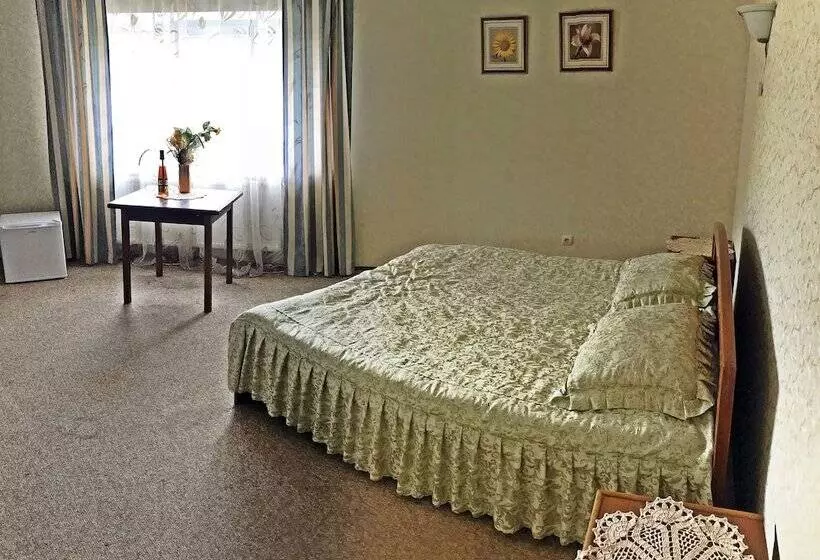 Geneva Hotel 800 метрів від Mcdonald S