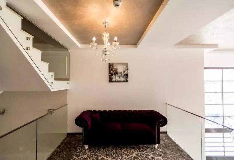 Hotelli J Adore Boutique