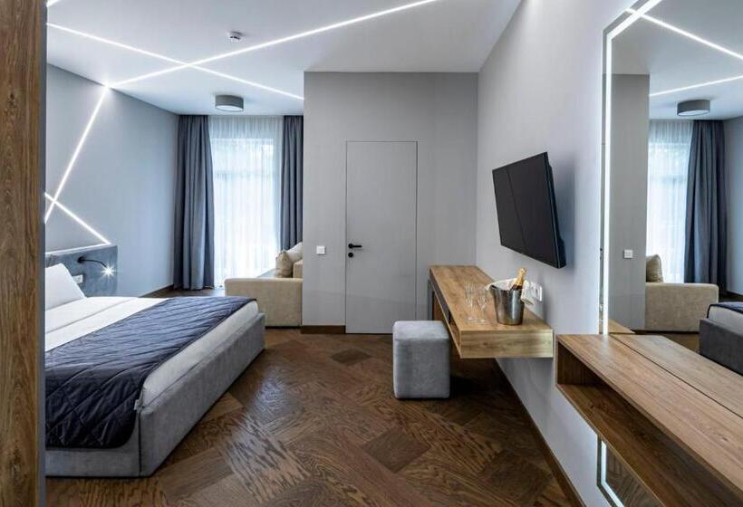 فندق على الطريق Otaman Resort