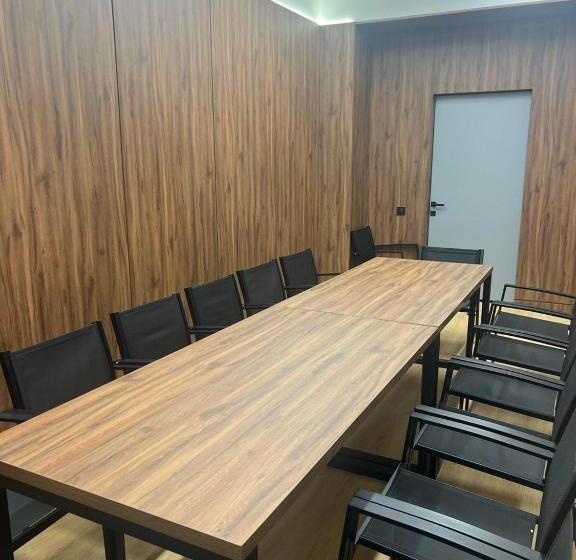 فندق على الطريق Otaman Resort