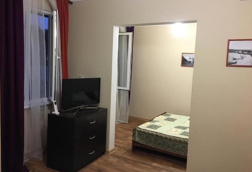 پانسیون Guest House On Shakirbay 11