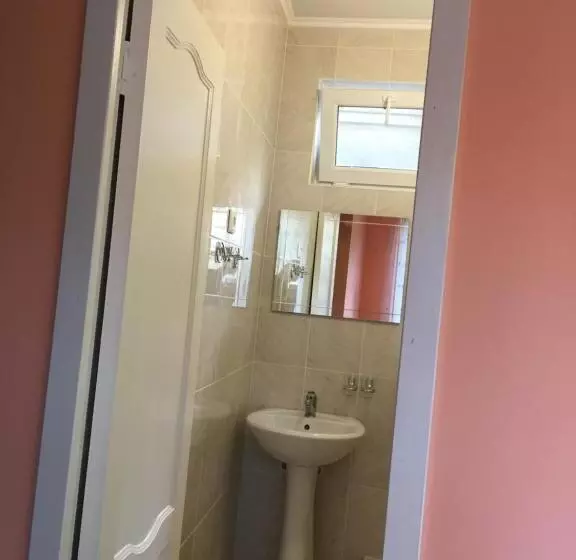 پانسیون Guest House On Shakirbay 11