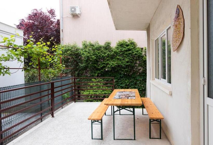 پانسیون Vila Adriana