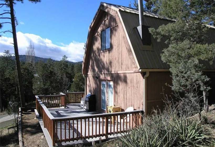 Mama Bears Den Two Bedroom Cabin