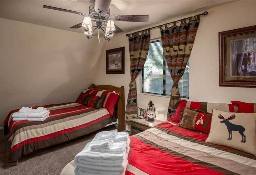 Mama Bears Den Two Bedroom Cabin