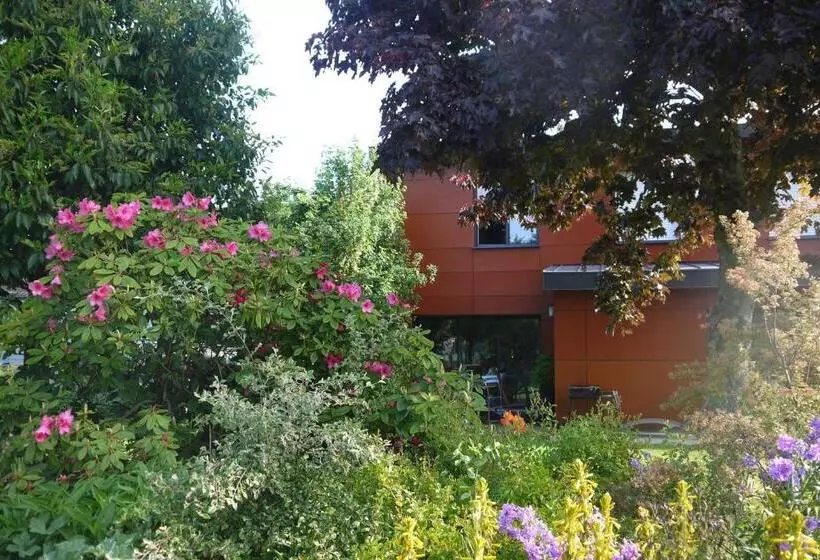 Majatalo Ch. D Hôtes De La Saliais