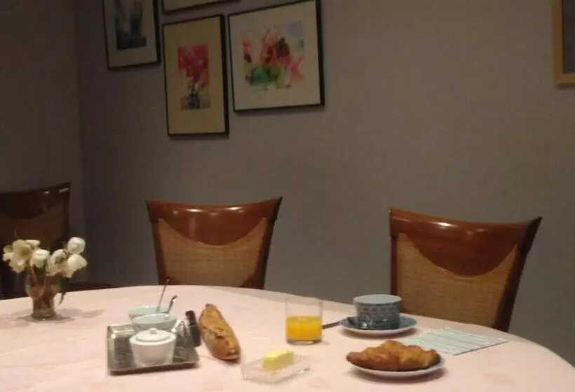 Majatalo Ch. D Hôtes De La Saliais