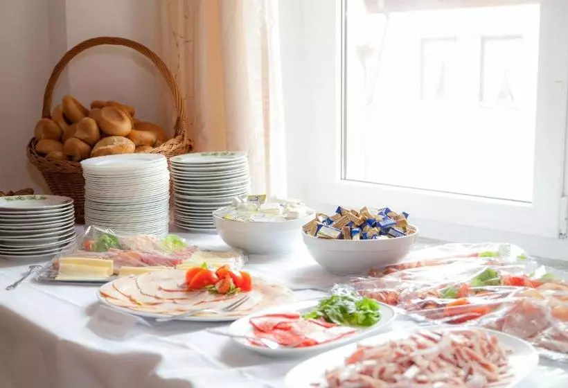 Hotelli Gasthof Metzgerei Lamm   Benedikt Rückel