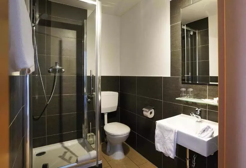 Hotelli Gasthof Metzgerei Lamm   Benedikt Rückel